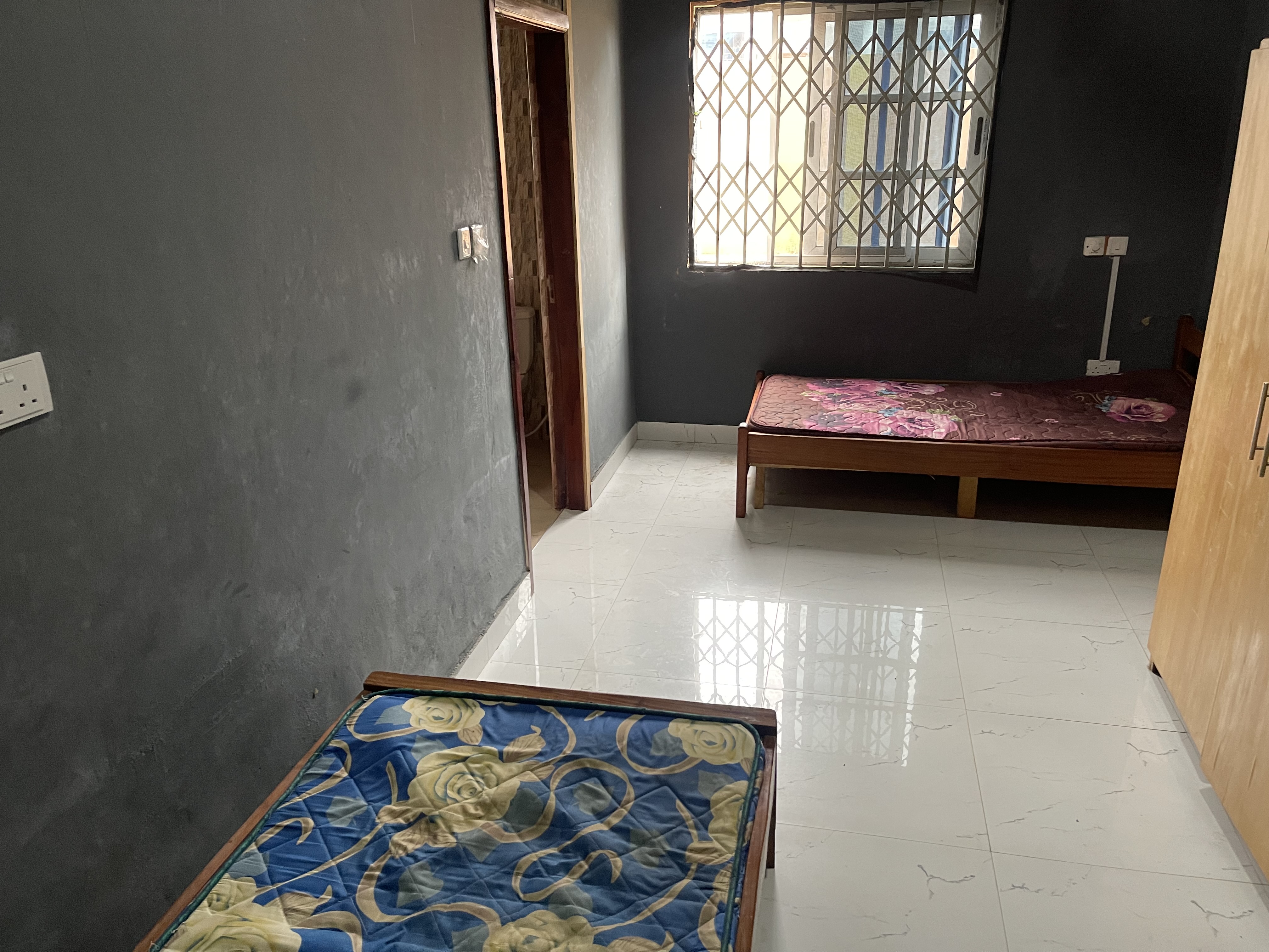 SNS. Hostel