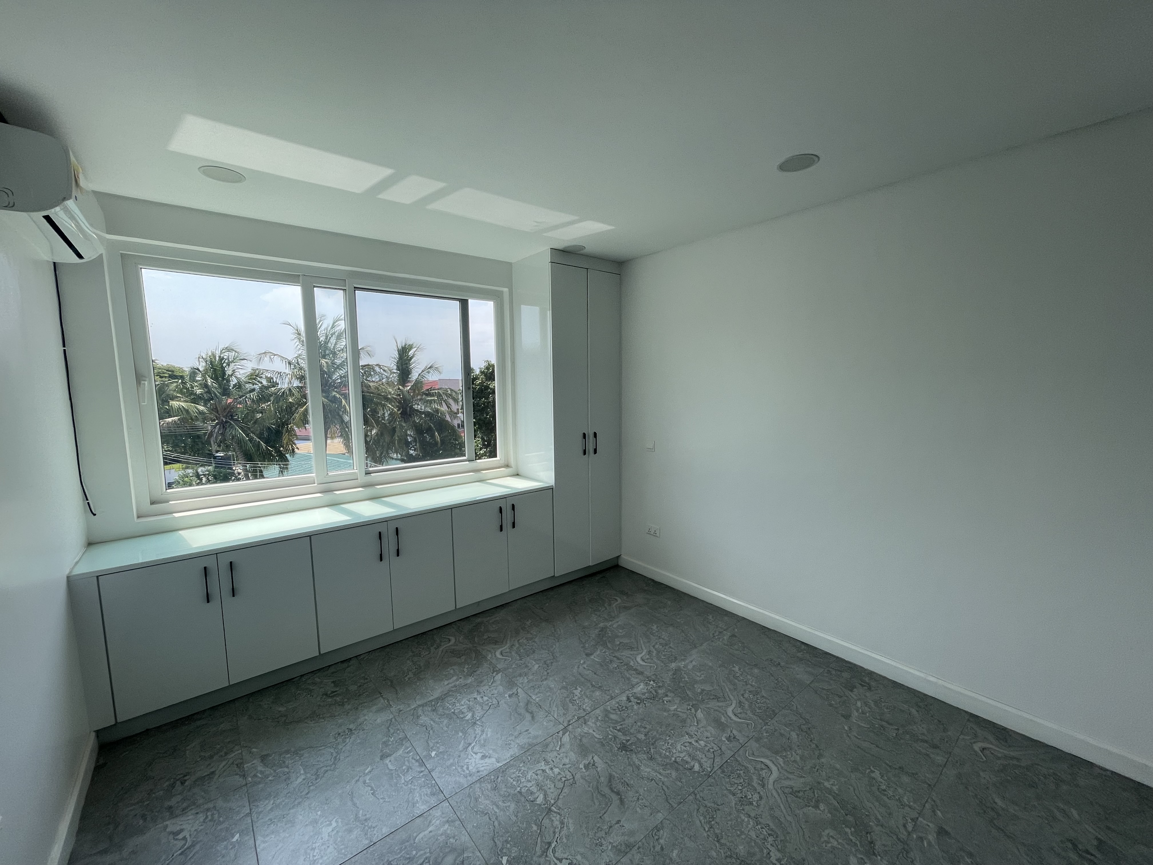 Luxurious FOUR-Bedroom Apartment at Residenza Irama, Emerald Gardens( TWO UNITS OF TWO BEDROOM APARTMENT, TWIN HOUSE)