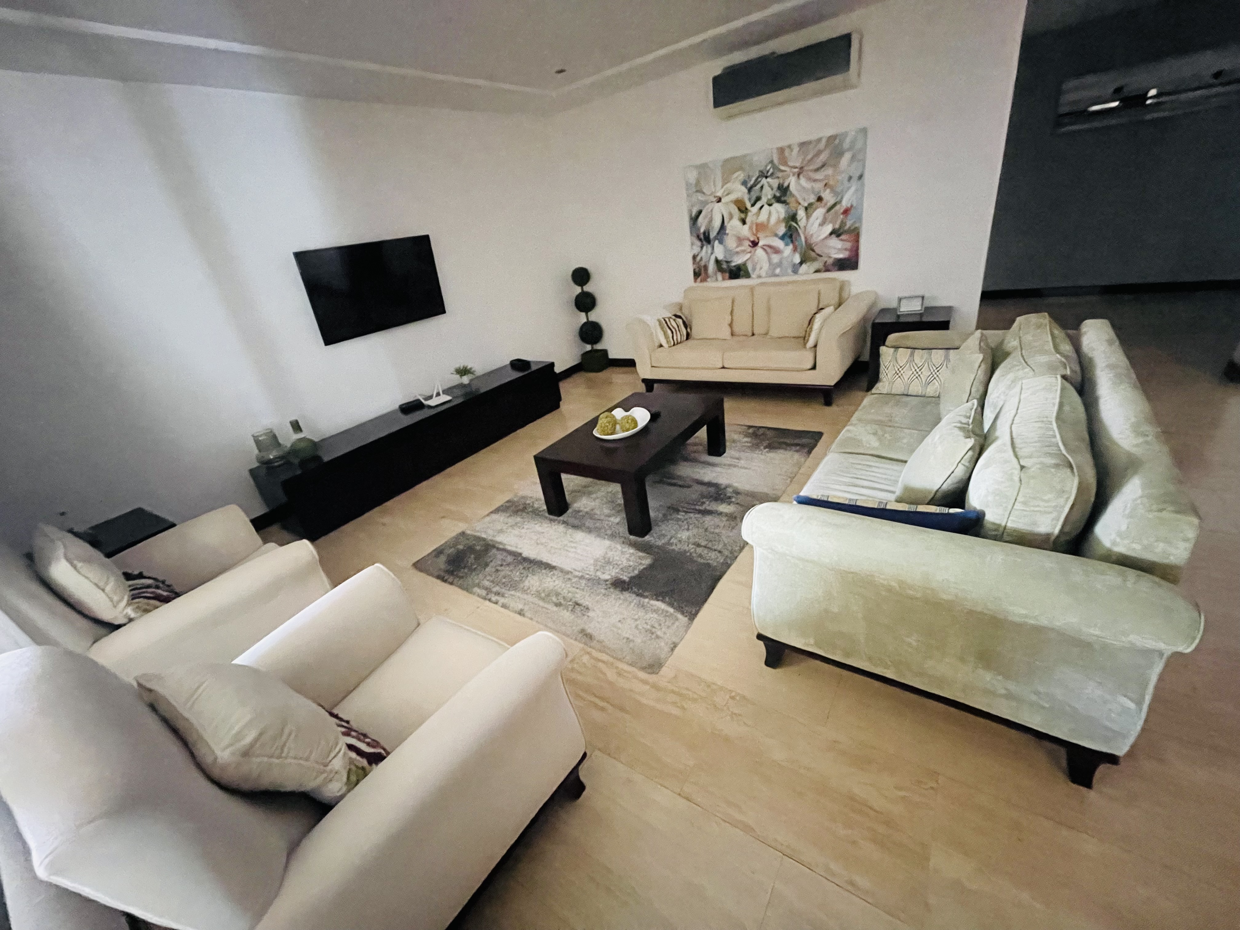 PREMIERE LUXURY 2-bedroom APARTMENT