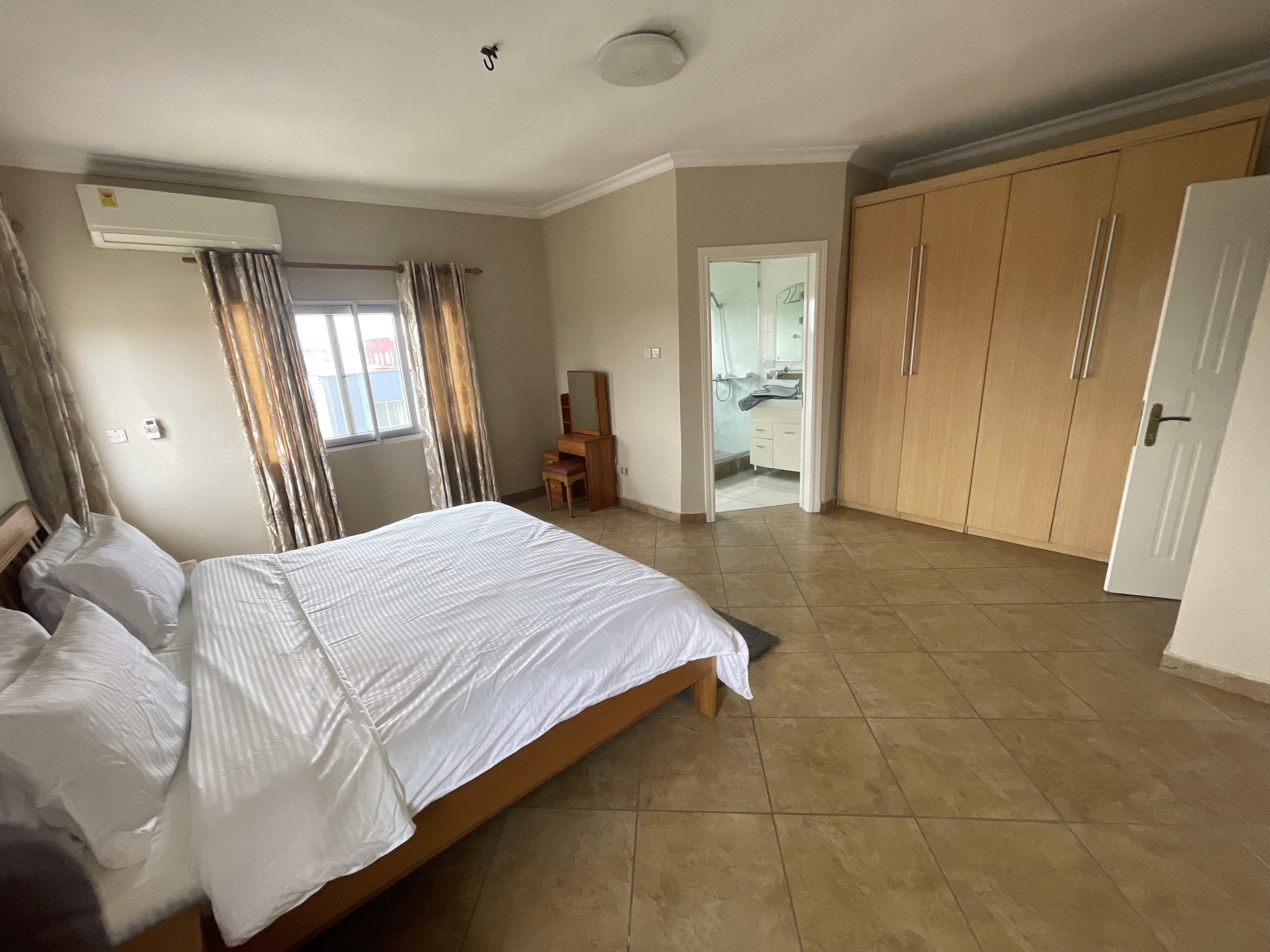 ROYALS PARK APARTMENT ( three bedrooms)