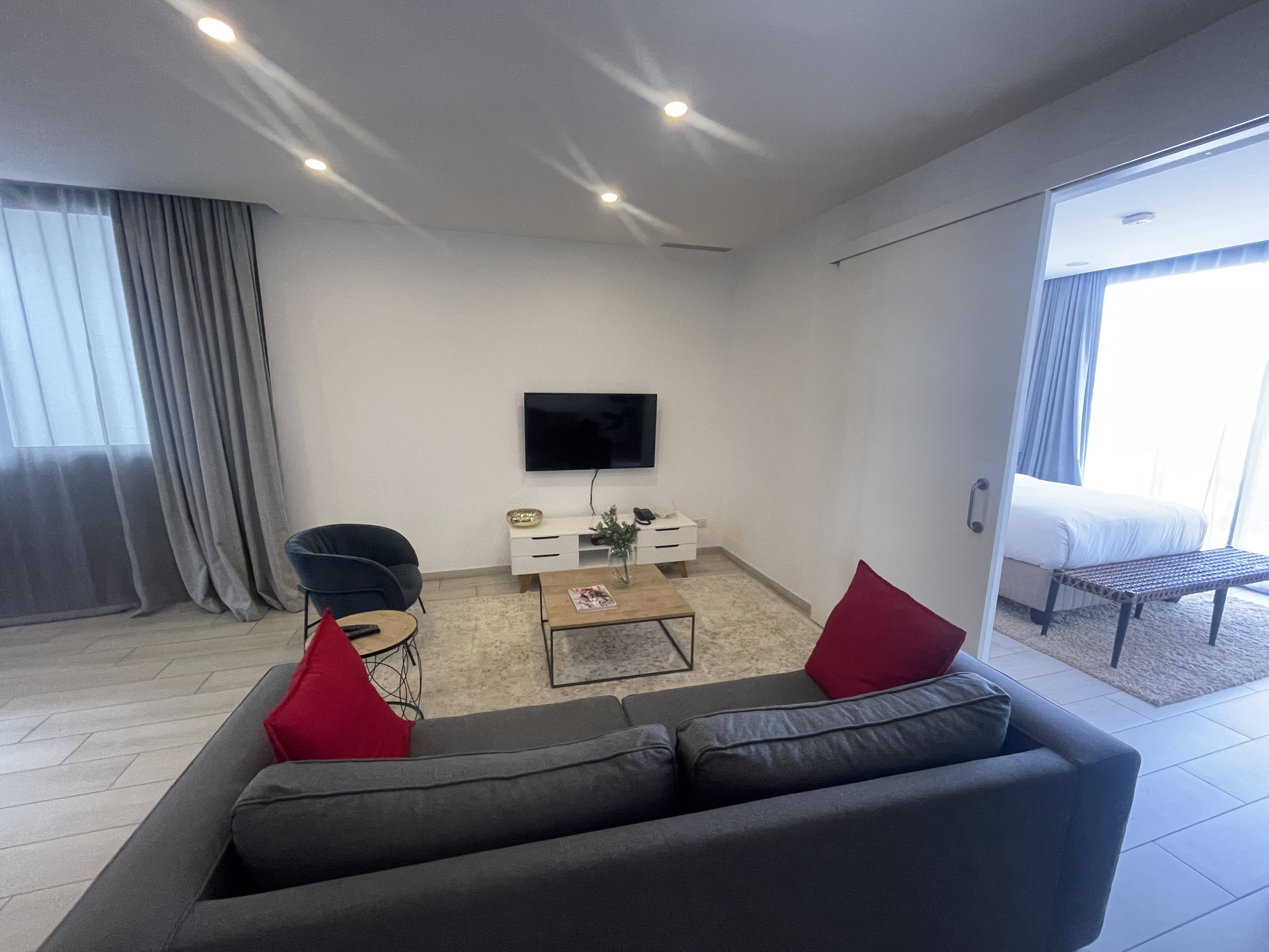 GREYSTONE APARTMENT ( 2 bedrooms)