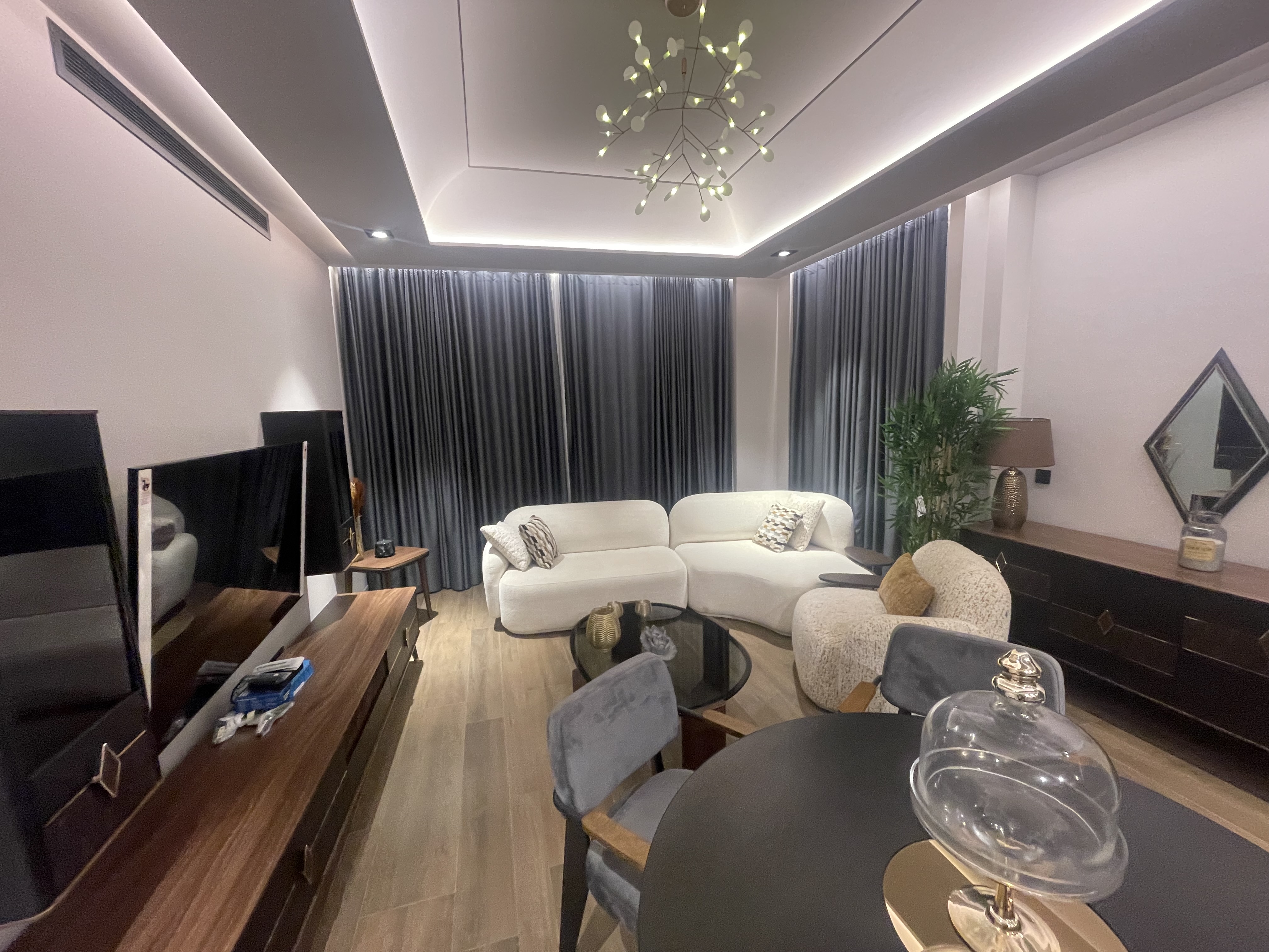 TWO BEDROOM APARTMENTS AT DIAMOND IN.M