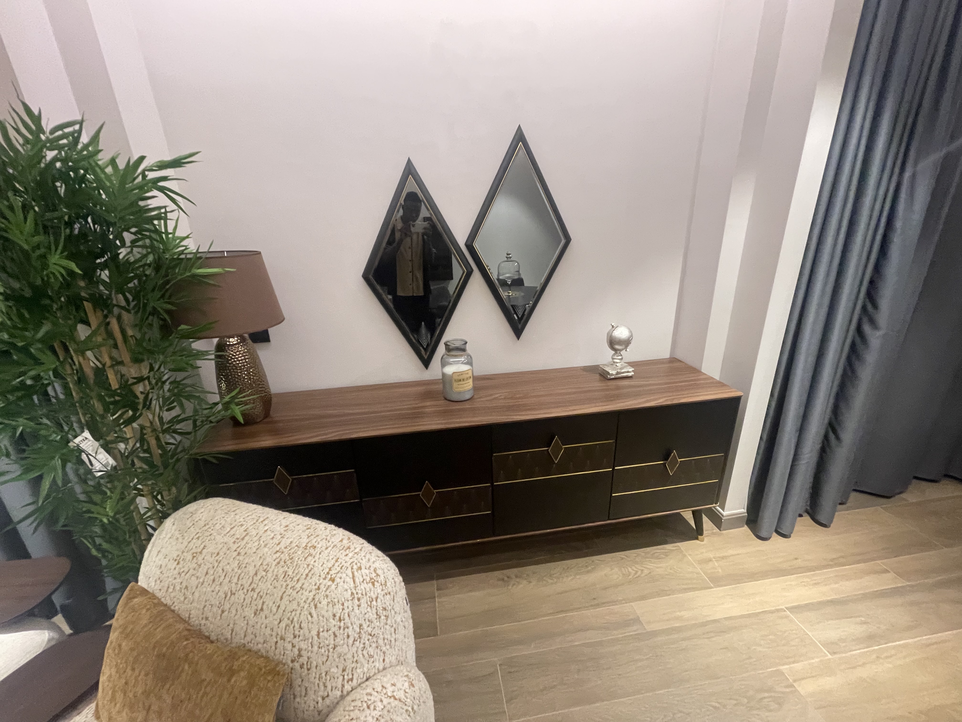 TWO BEDROOM APARTMENTS AT DIAMOND IN.M