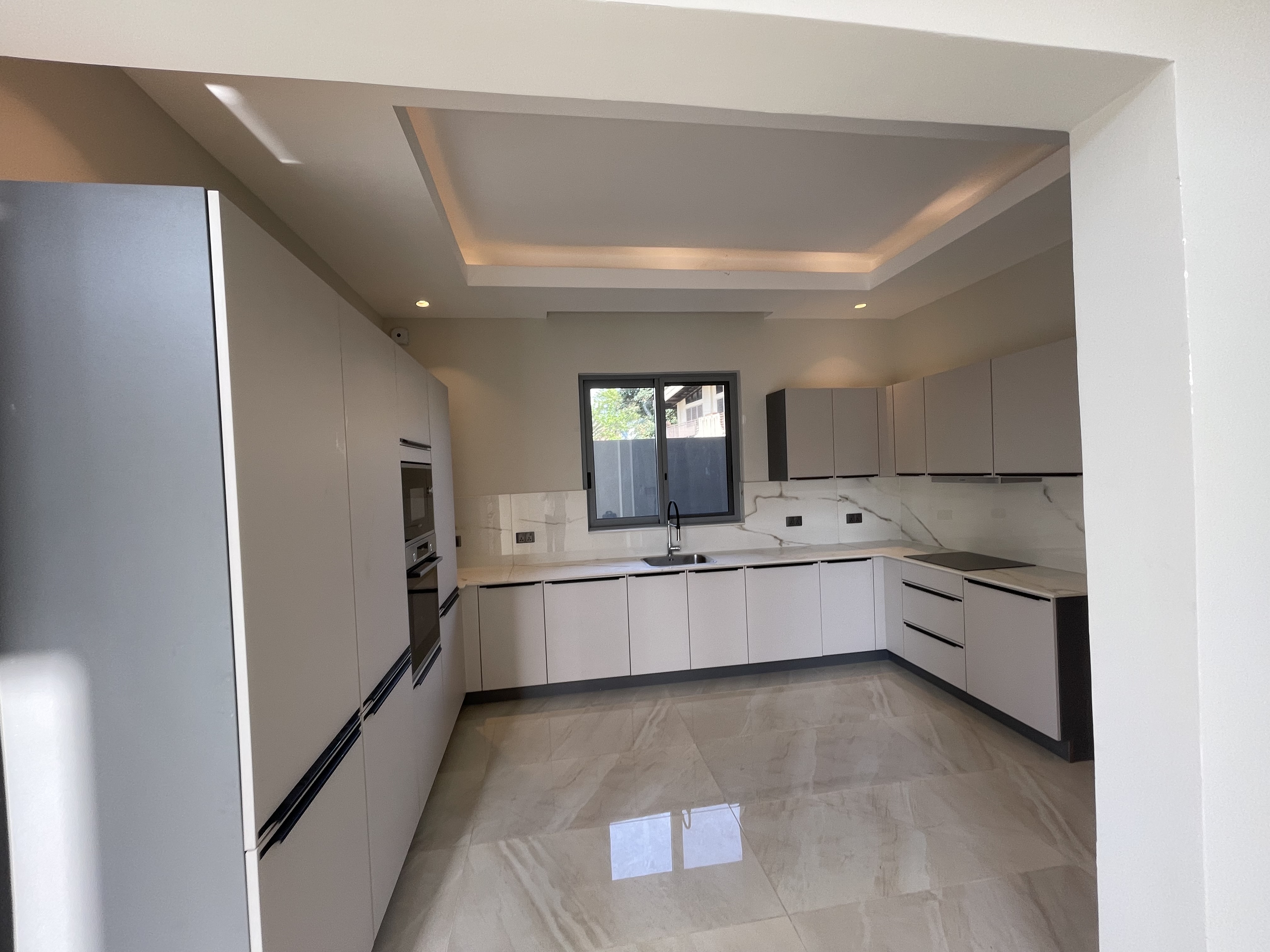 LUXURIOUS FOUR BEDROOMS HOUSES