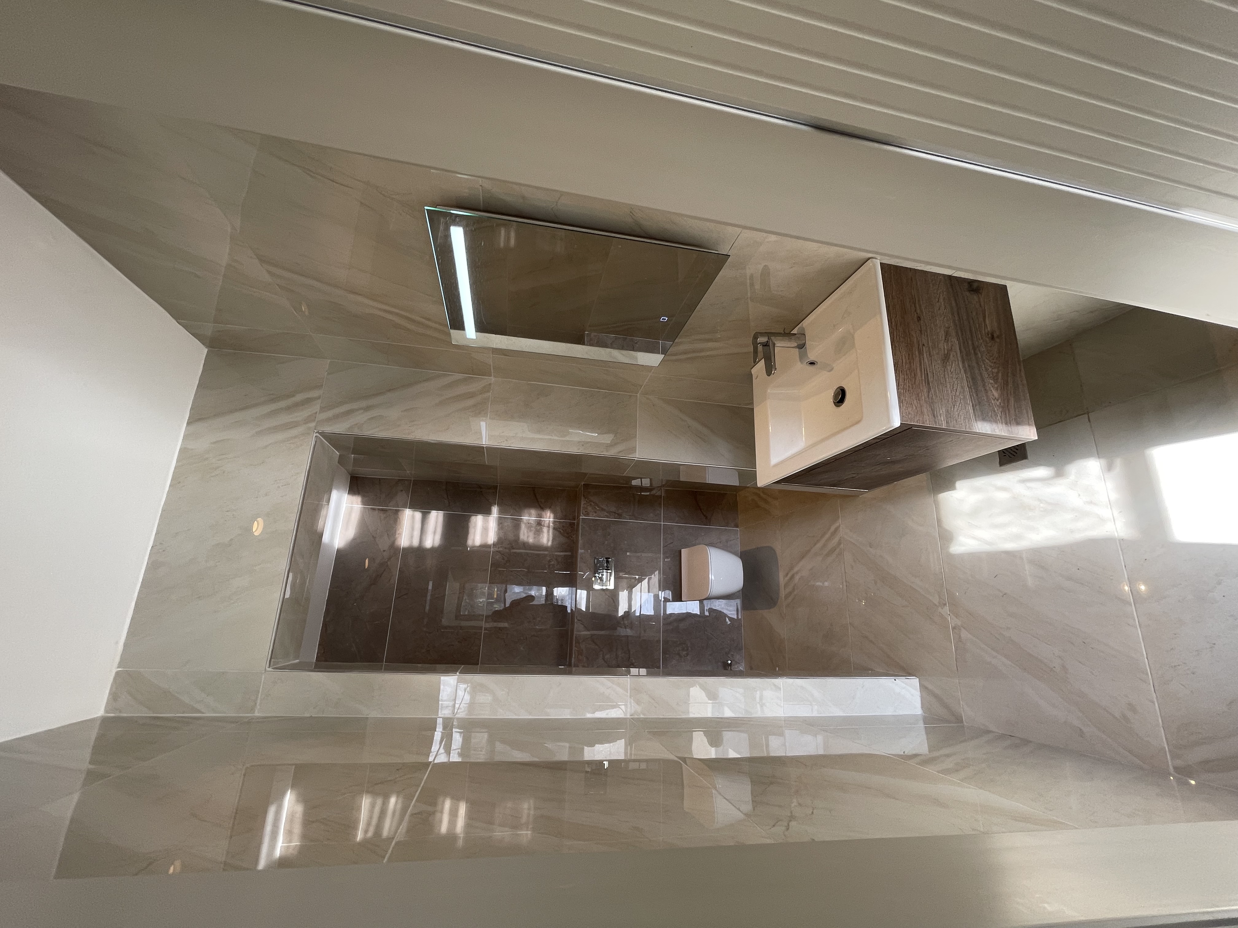 LUXURIOUS FOUR BEDROOMS HOUSES