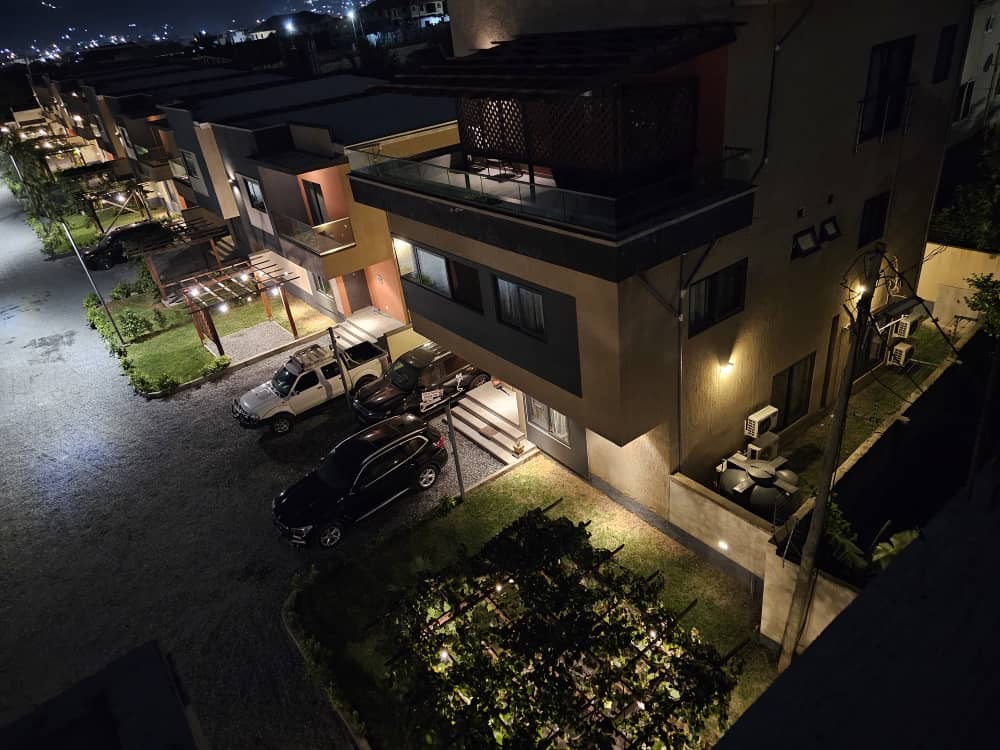 THE BLAY TOWNHOUSES