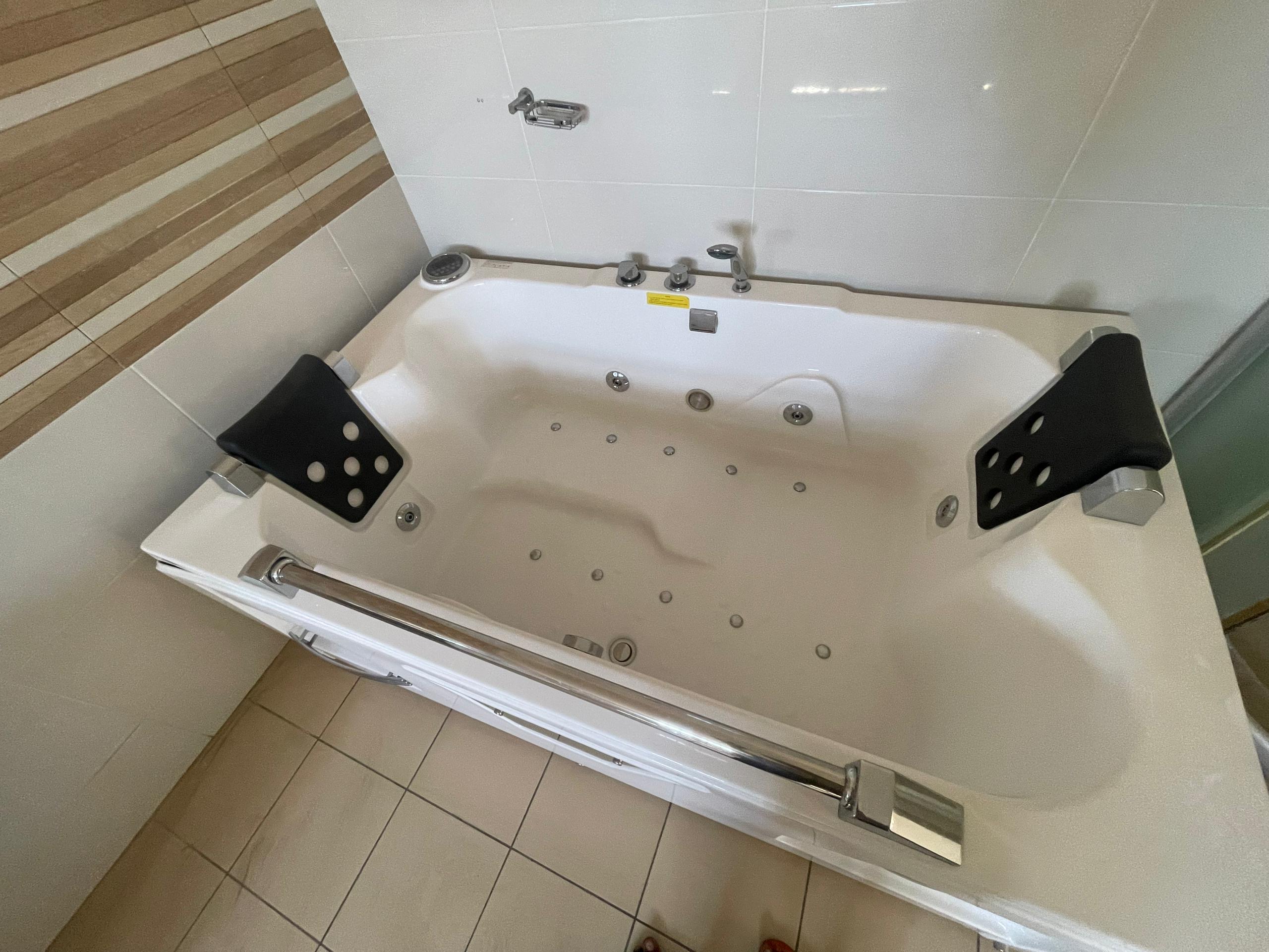 LINDA’S COURT ( furnished)