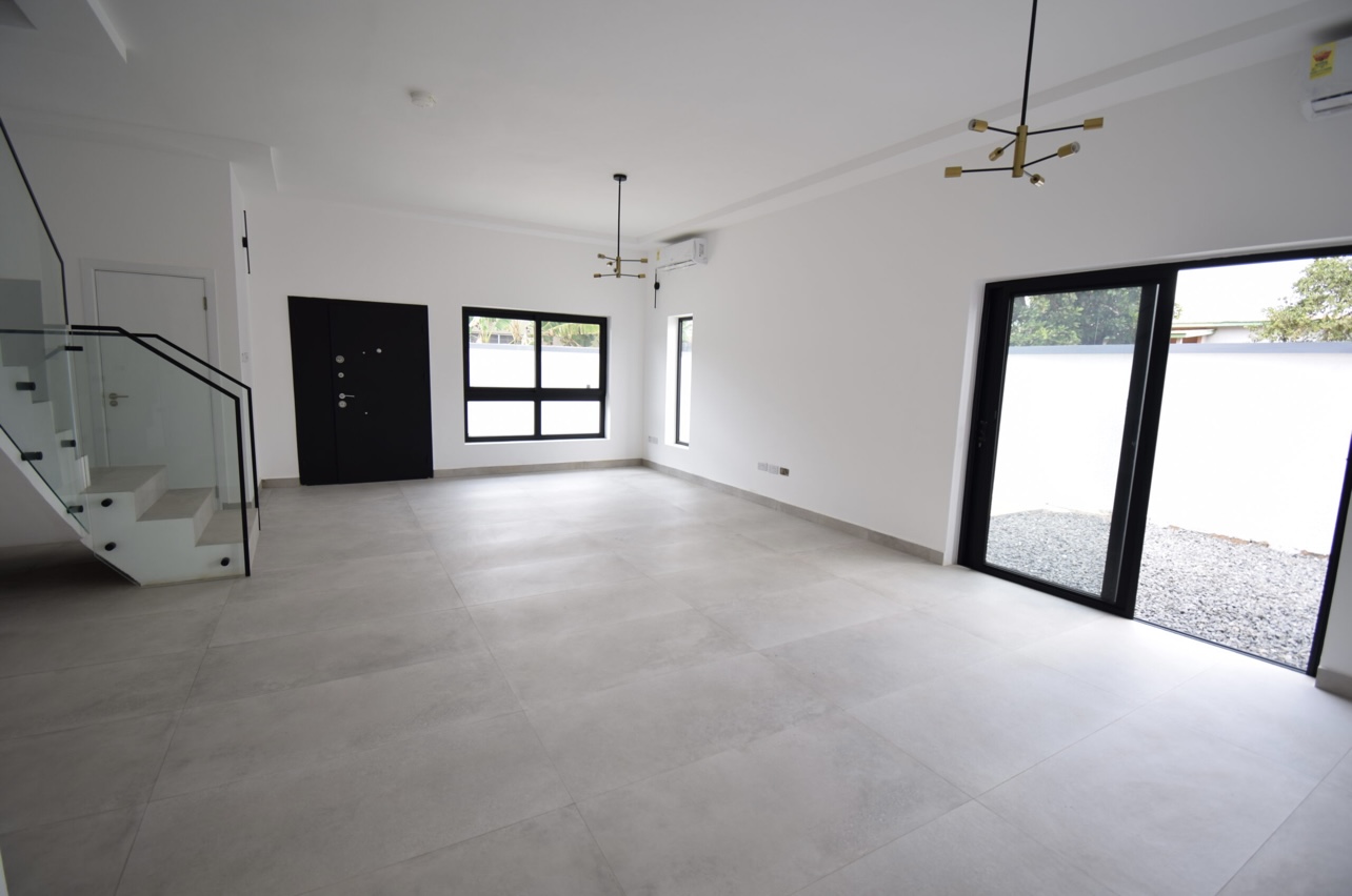 Elegant 3-Bedroom House for Sale – Adenta