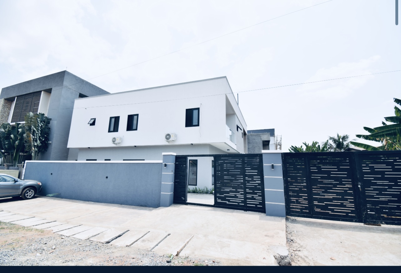 Elegant 3-Bedroom House for Sale – Adenta