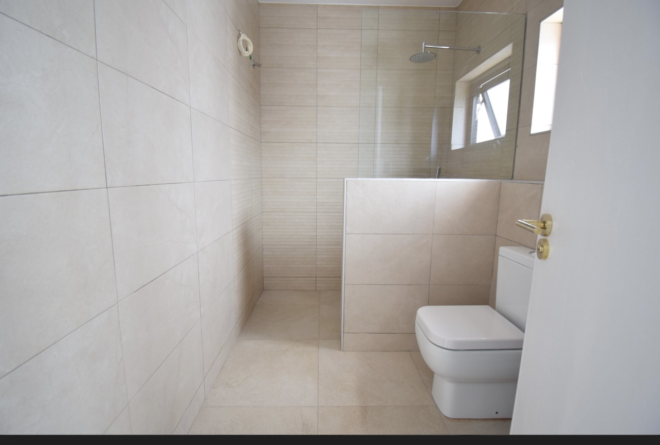 Elegant 3-Bedroom House for Sale – Adenta