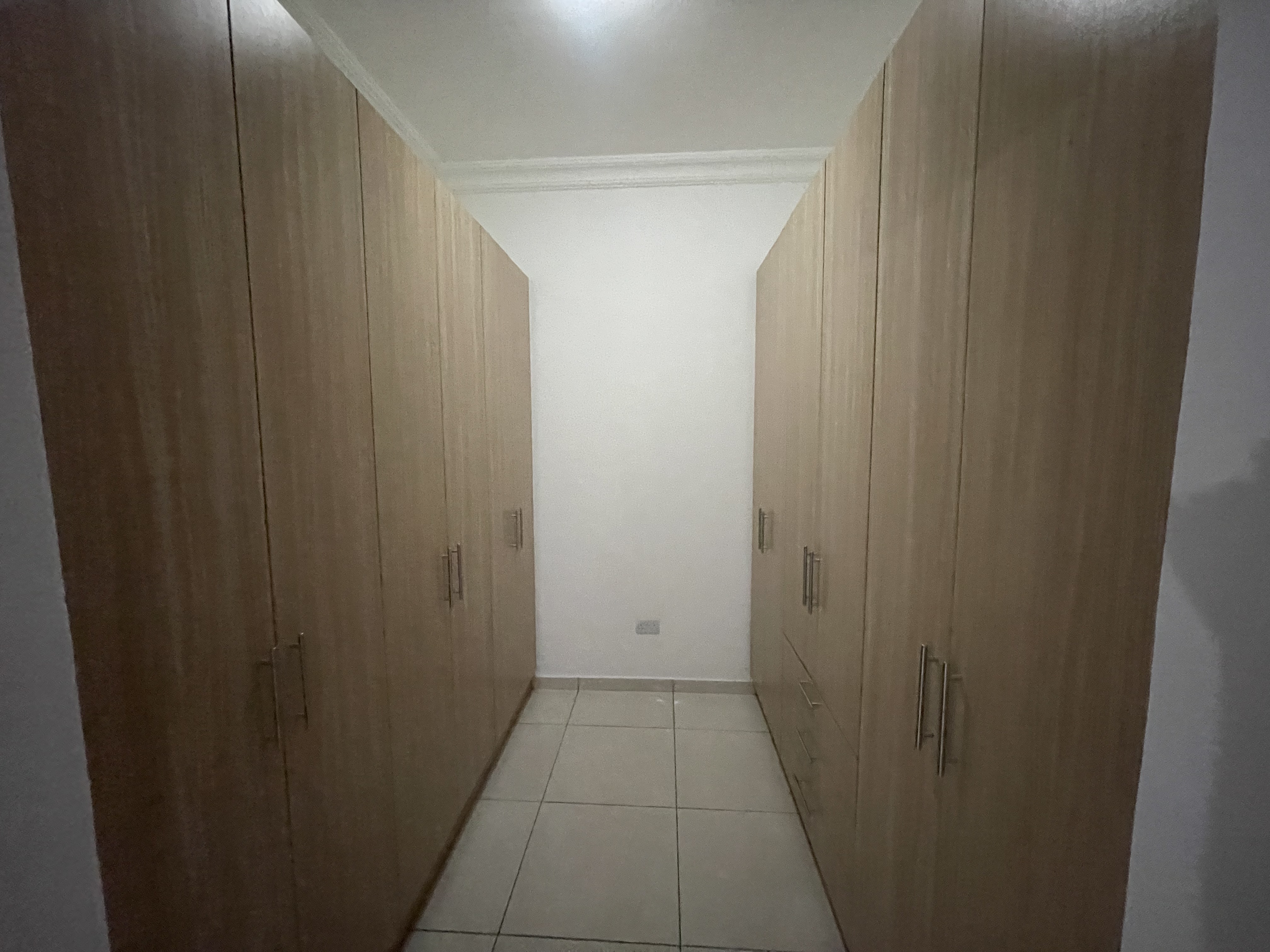 Serene Suburb: Spacious 4-Bedroom Home in East Legon ( fully furnished)