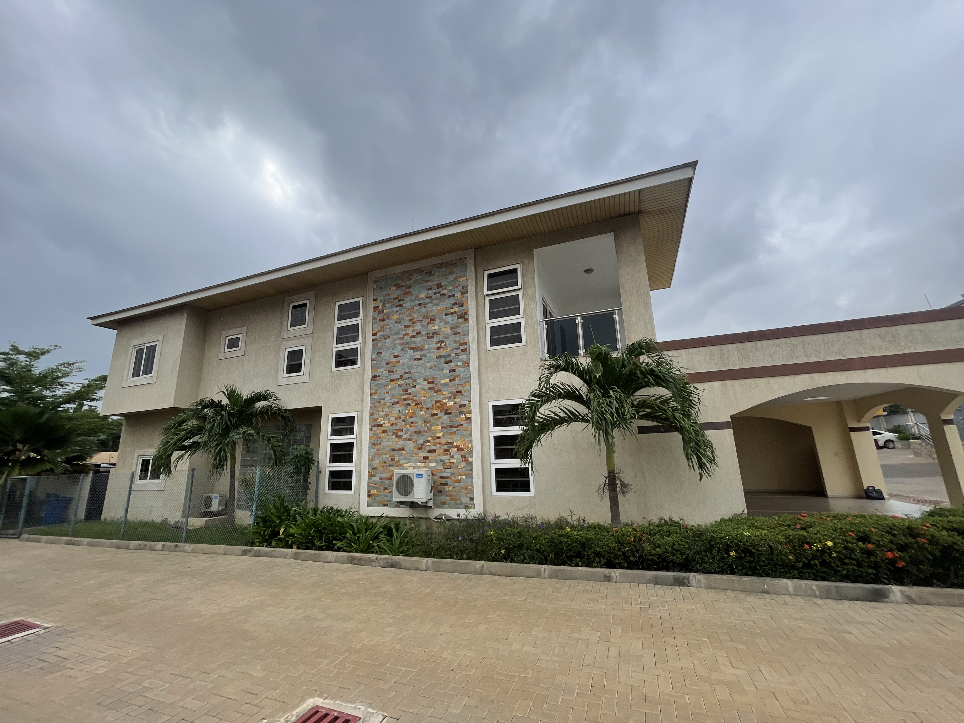 Serene Suburb: Spacious 4-Bedroom Home In East Legon ( Fully Furnished)